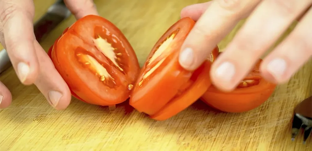 Cómo cortar tomates en rodajas con el mismo grosor de forma fácil