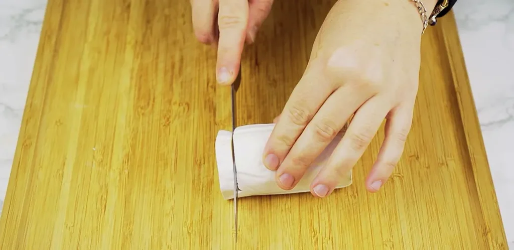 Cómo cortar queso sin manchar el cuchillo
