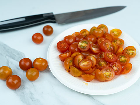 Cómo cortar tomates cherry de 10 en 10