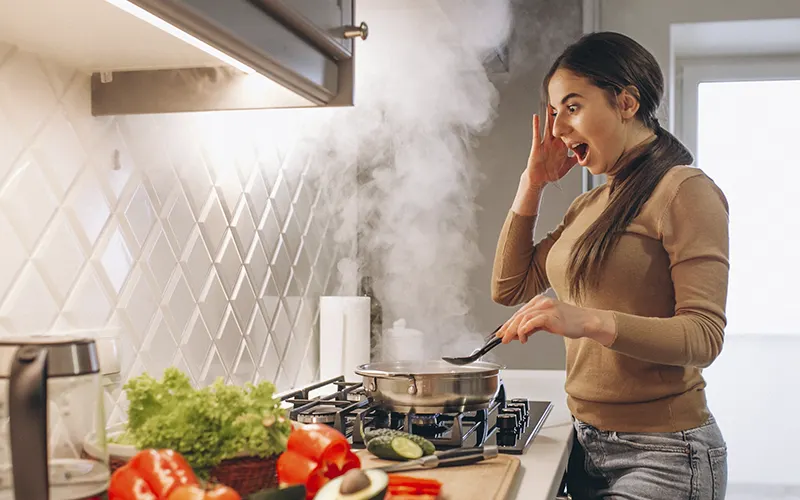 como quitar el olor a frito de la cocina