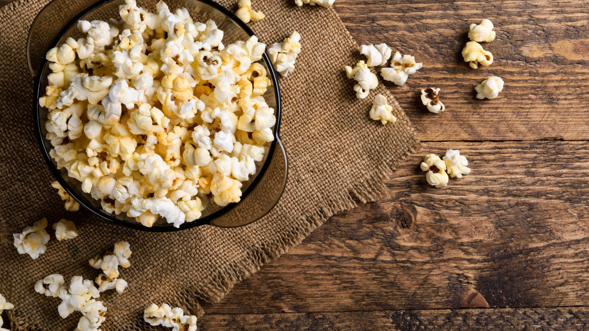 Disfrutar de palomitas de maíz de forma saludable en casa